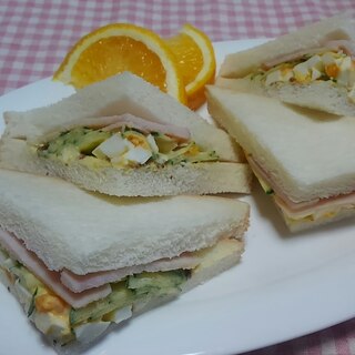卵きゅうりマヨとロースハムのサンドイッチ☆